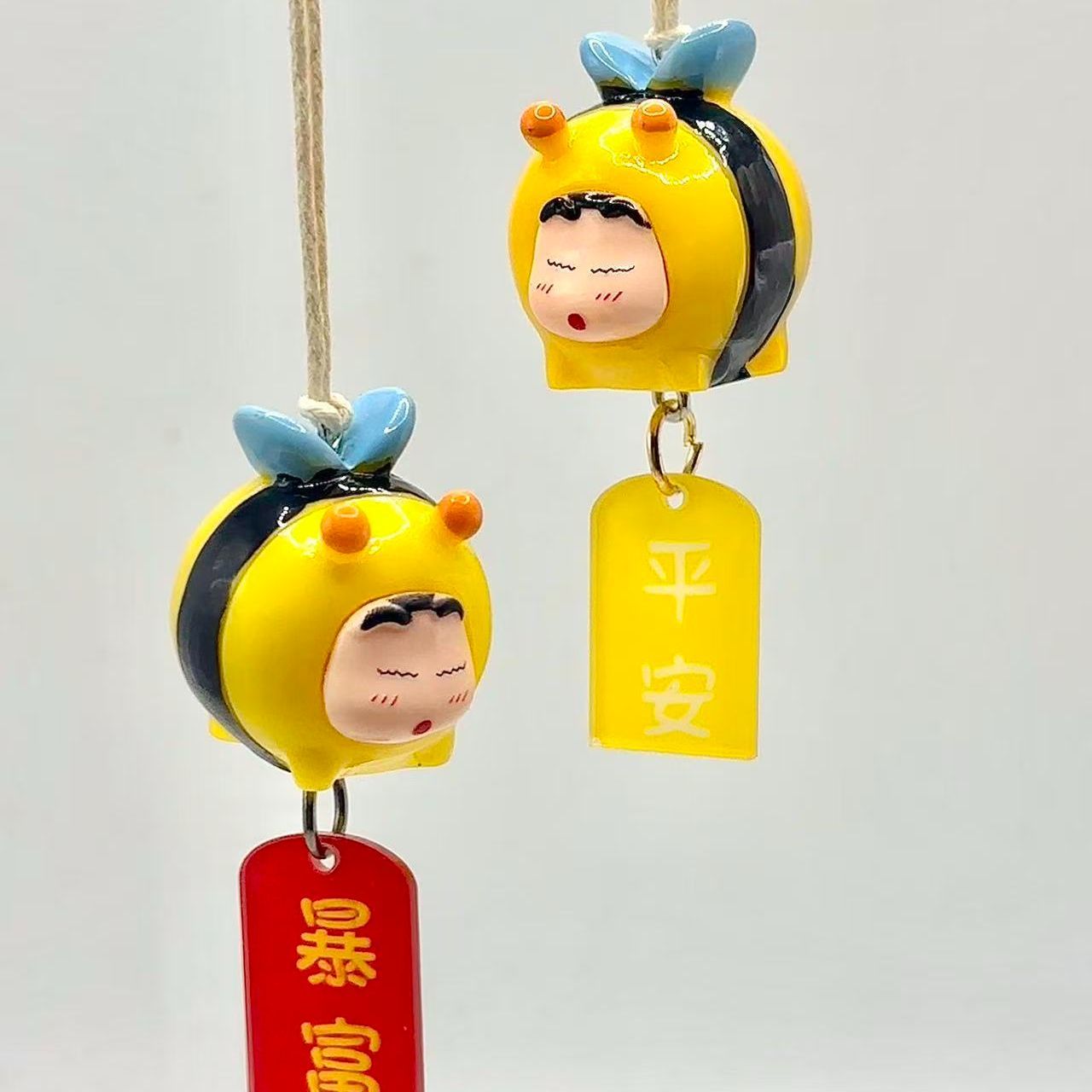 Car Accessories For Decoration - Crayon Shin-chan Bee Cosplay Figure Car