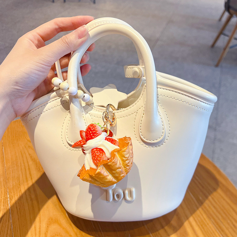 Creative PU Strawberry Egg Tar - Car Accessories In Japan 评论和价格