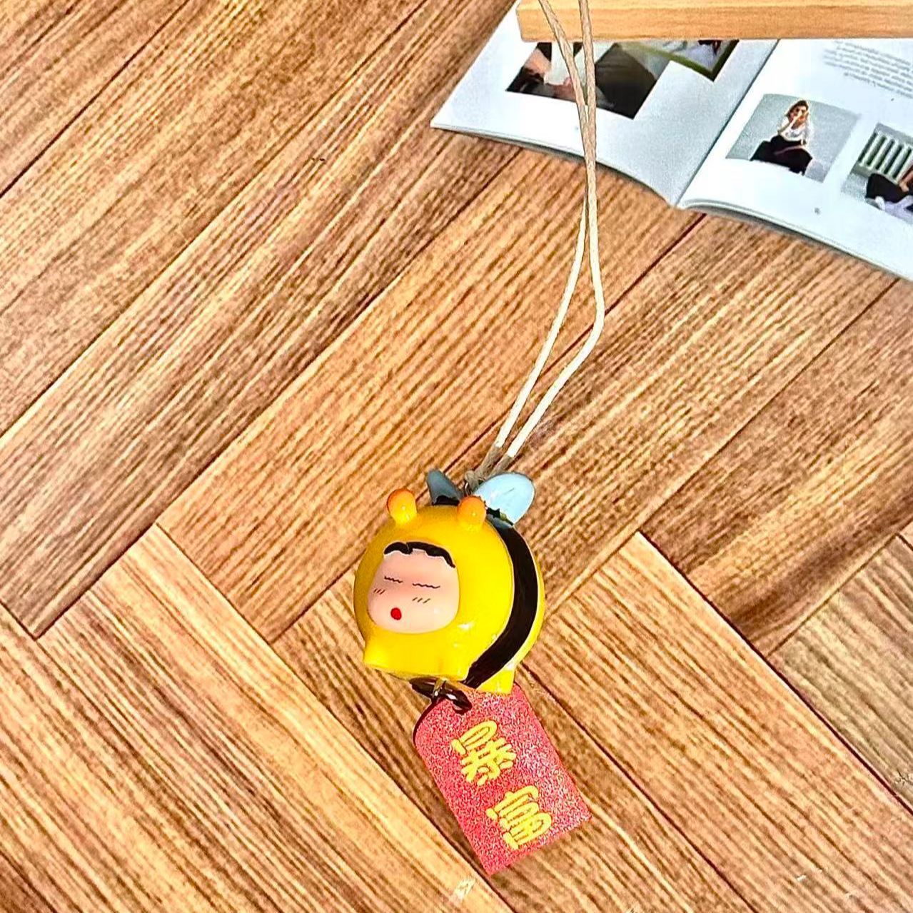 Crayon Shin-chan Bee Cosplay F - Car Accessories For Decoration 评论和价格