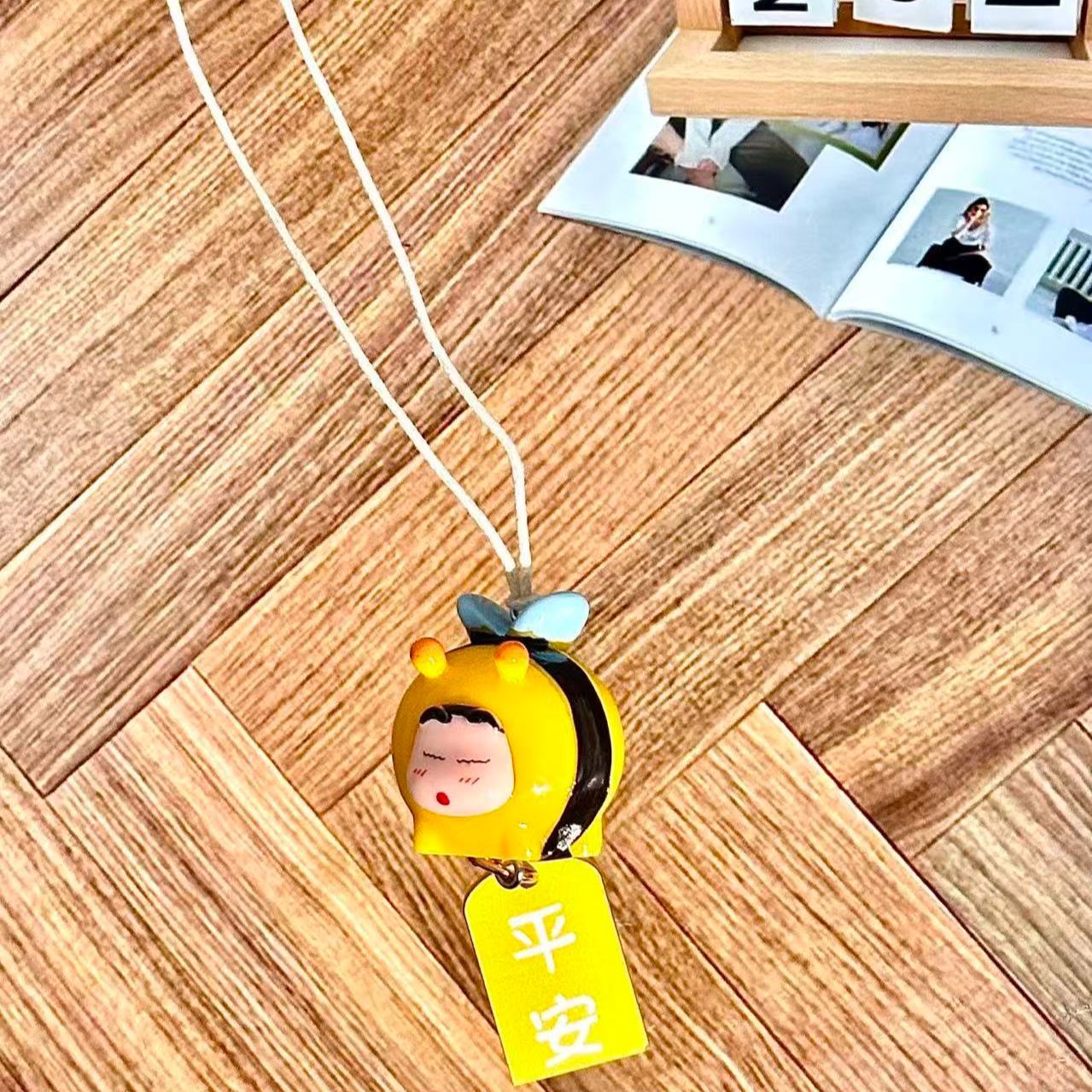 Crayon Shin-chan Bee Cosplay F - Car Accessories For Decoration 评论和价格